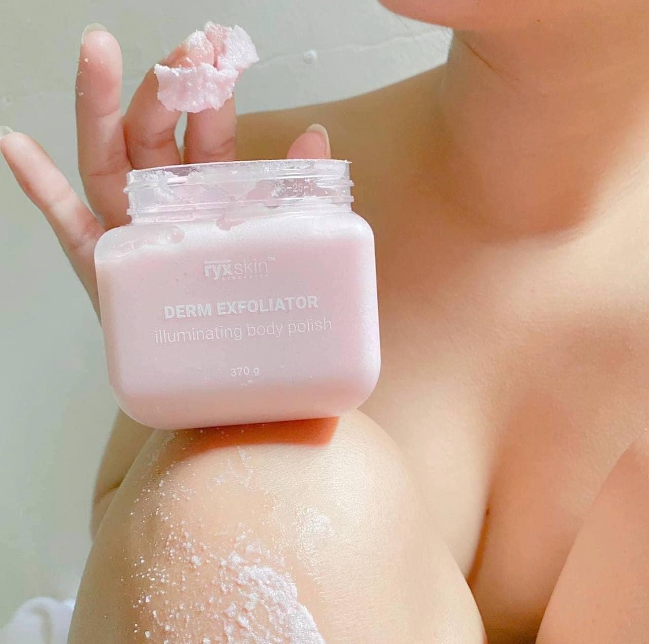 RYX Skin Derm Exfoliator - Bini Beauty NZ model 2